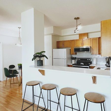Downtown Waterfront Kelowna Oasis Newly Renovated 2Bed 2Bath Lejlighed Eksteriør billede