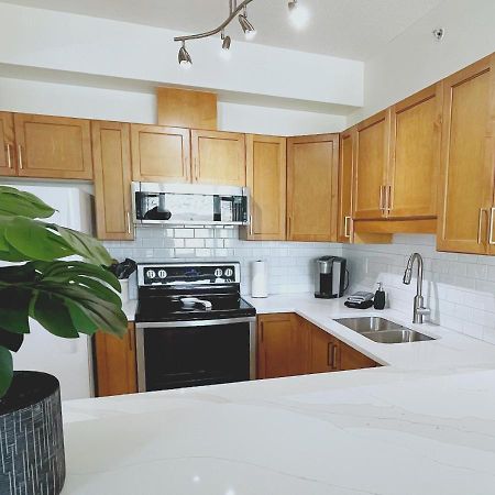 Downtown Waterfront Kelowna Oasis Newly Renovated 2Bed 2Bath Lejlighed Eksteriør billede