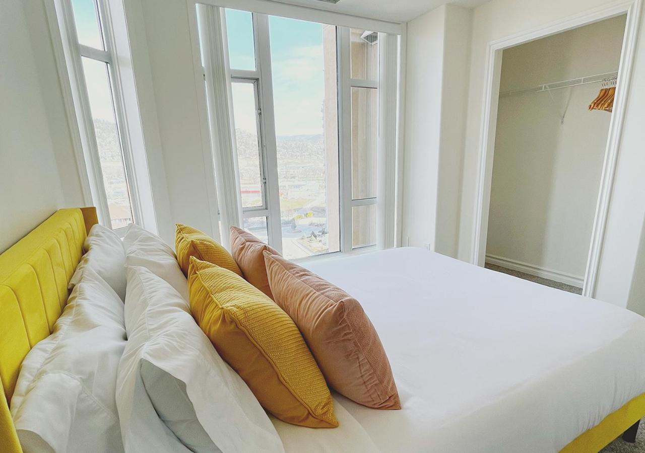 Downtown Waterfront Kelowna Oasis Newly Renovated 2Bed 2Bath Lejlighed Eksteriør billede