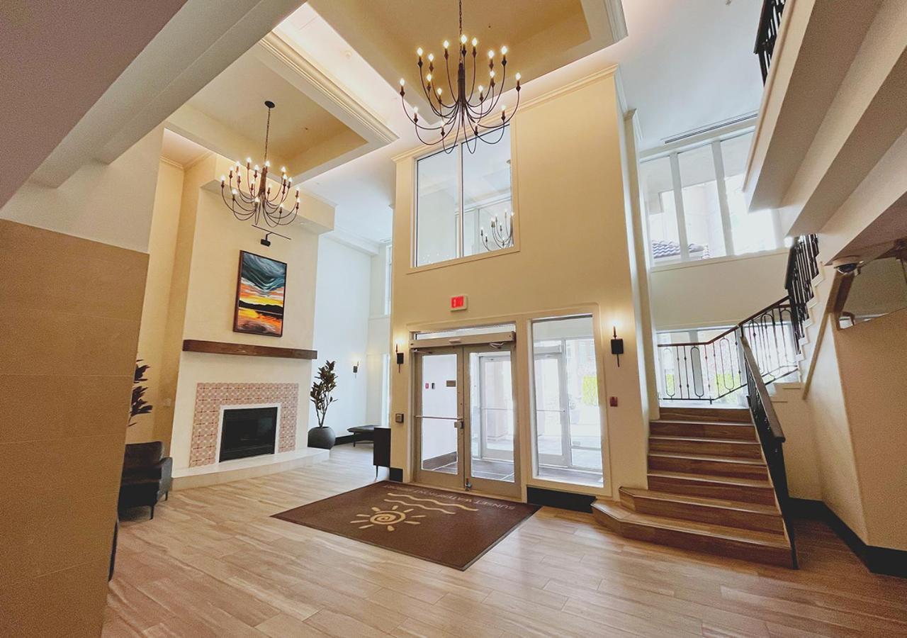 Downtown Waterfront Kelowna Oasis Newly Renovated 2Bed 2Bath Lejlighed Eksteriør billede